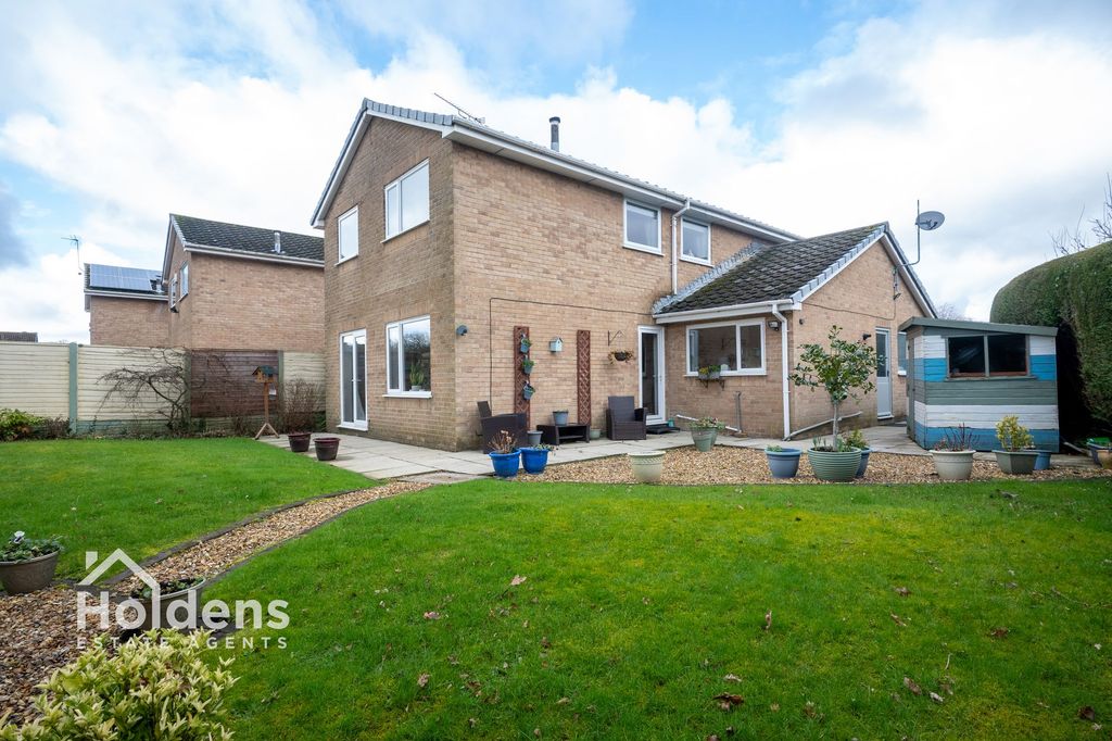 Property photo 2 of 27