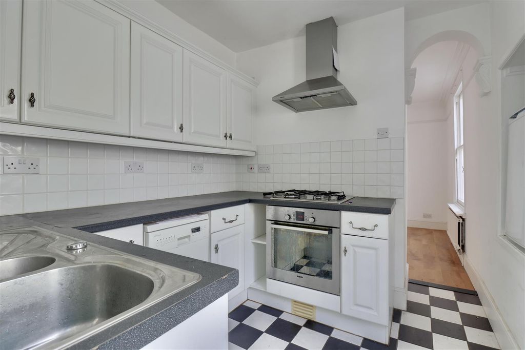 Property photo 3 of 13 D1E9A31A-E13A-4F35-9826-F0B87709F490_1_201_A.Jpeg