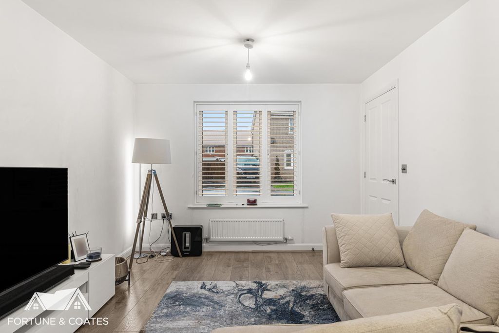 Property photo 3 of 24 Wattleroad_8.Jpg