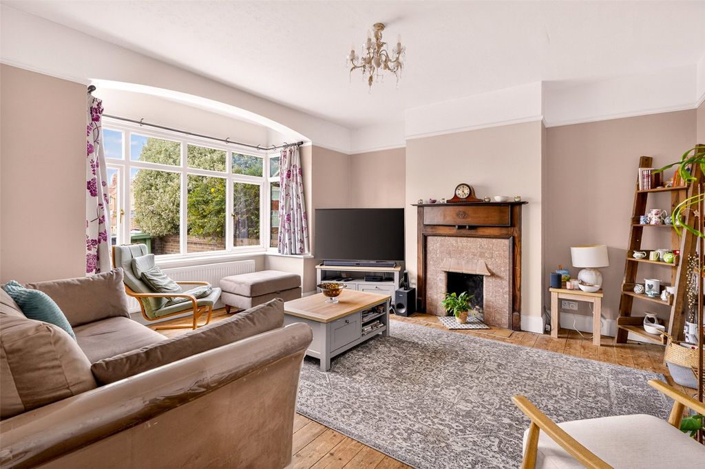 Property photo 3 of 22 Picture No. 18