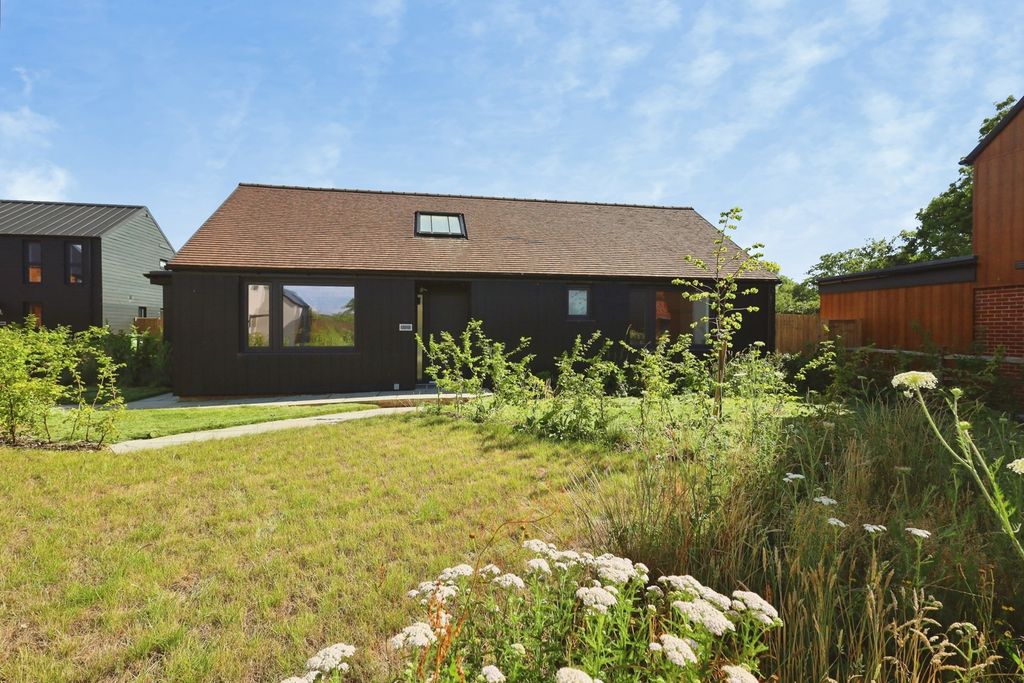 Property photo 2 of 28 Pbox-Img.Jpg
