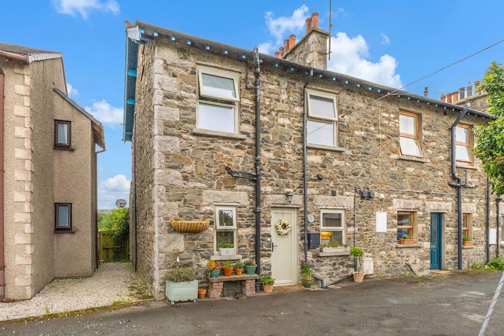 Property photo 1 of 32