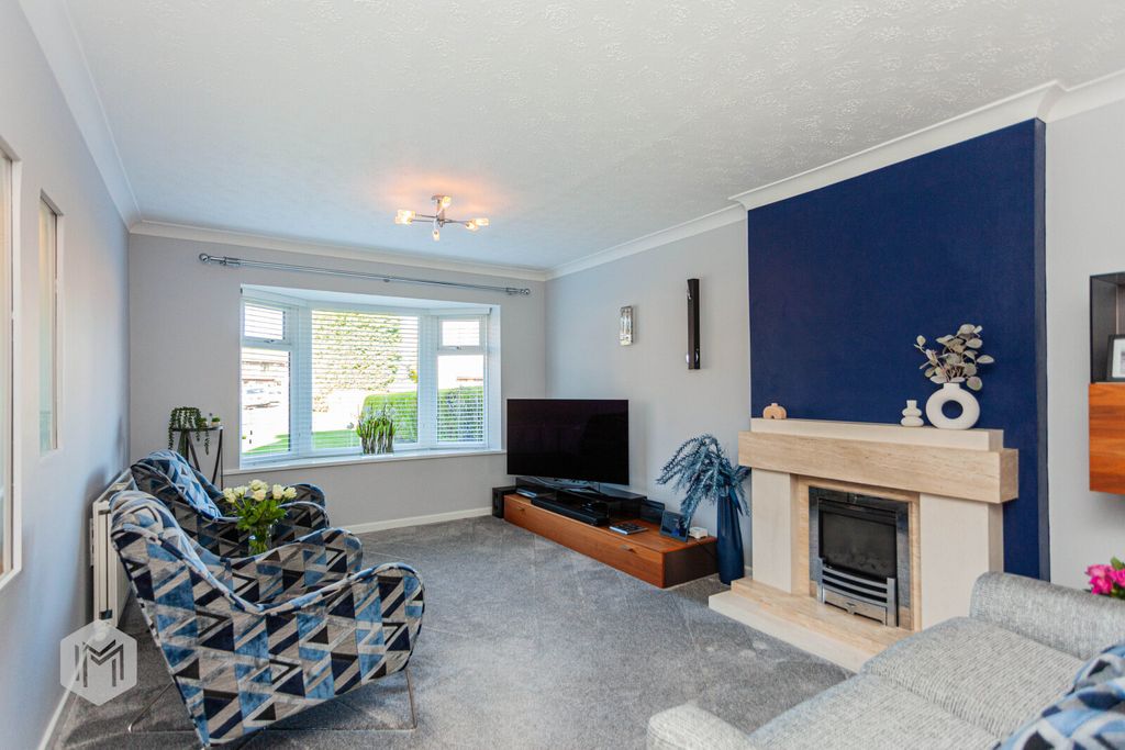 Property photo 3 of 31 Picture No. 35