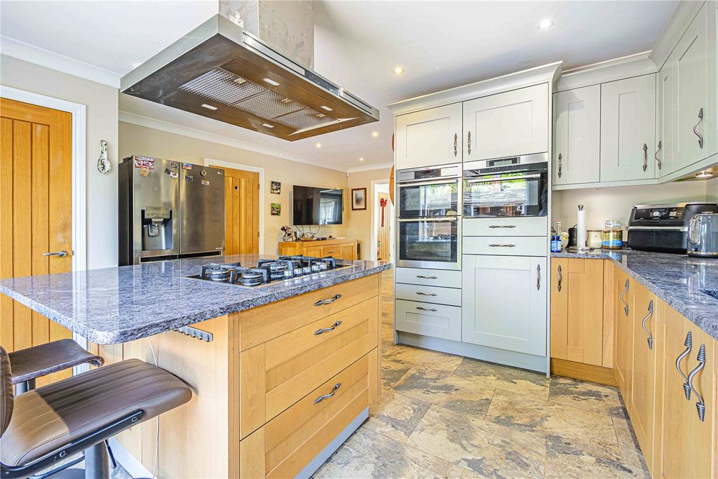 Property photo 2 of 23 Picture No. 45