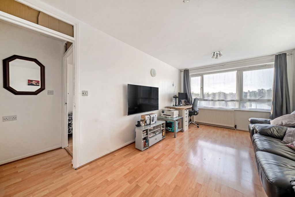 Property photo 1 of 10 1393736-10-69427d...