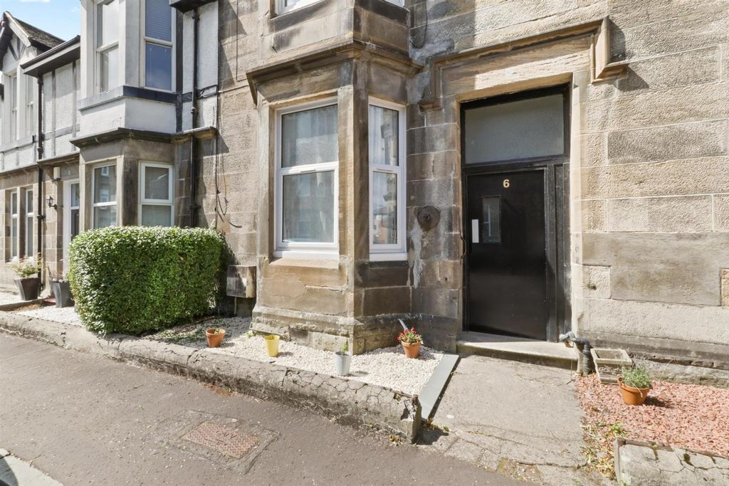 Property photo 2 of 23