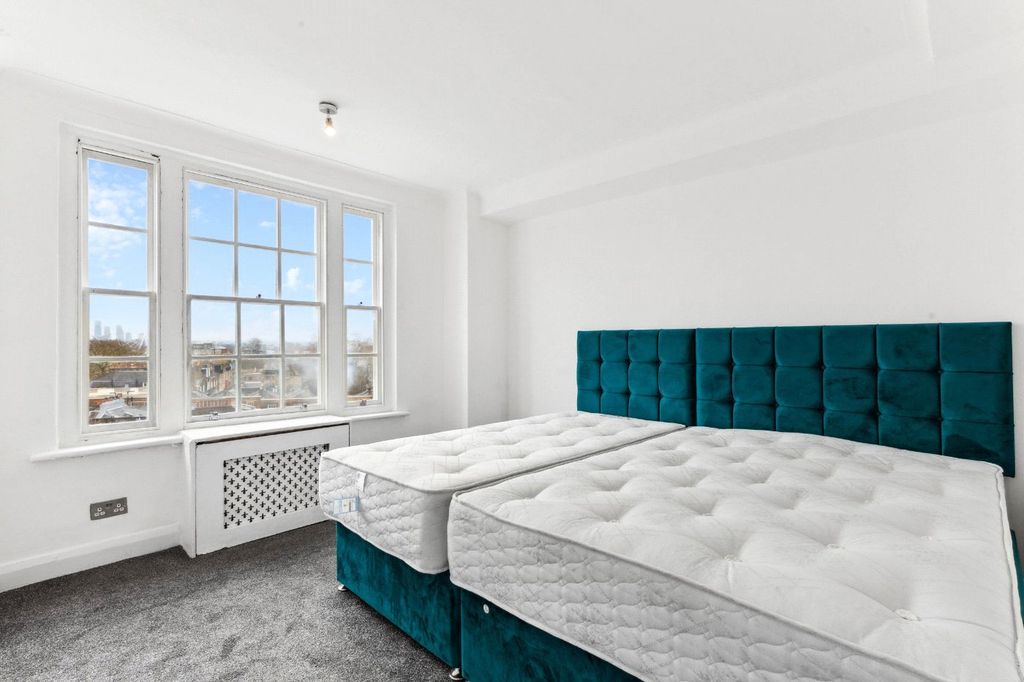 Property photo 2 of 24 Bedroom