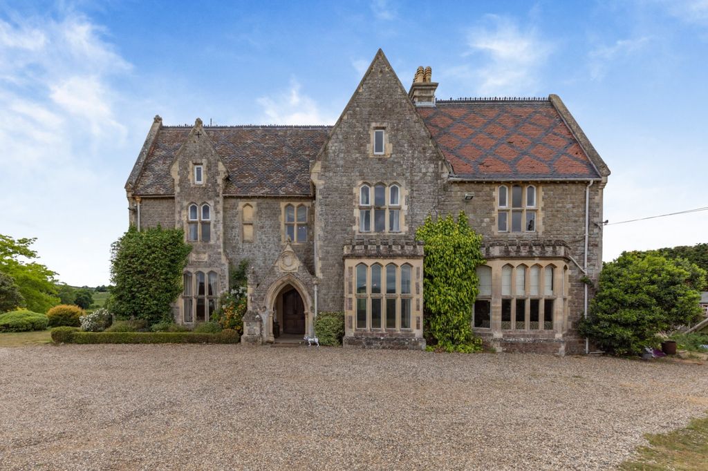 Property photo 1 of 28 Mountfield House