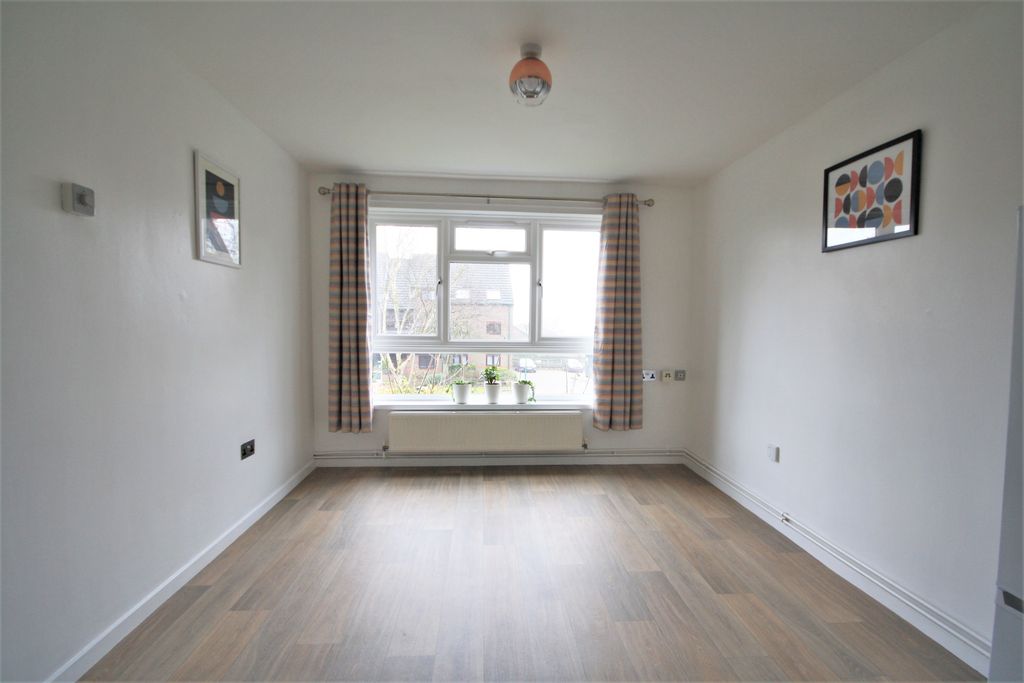 Property photo 3 of 8 Img_9961