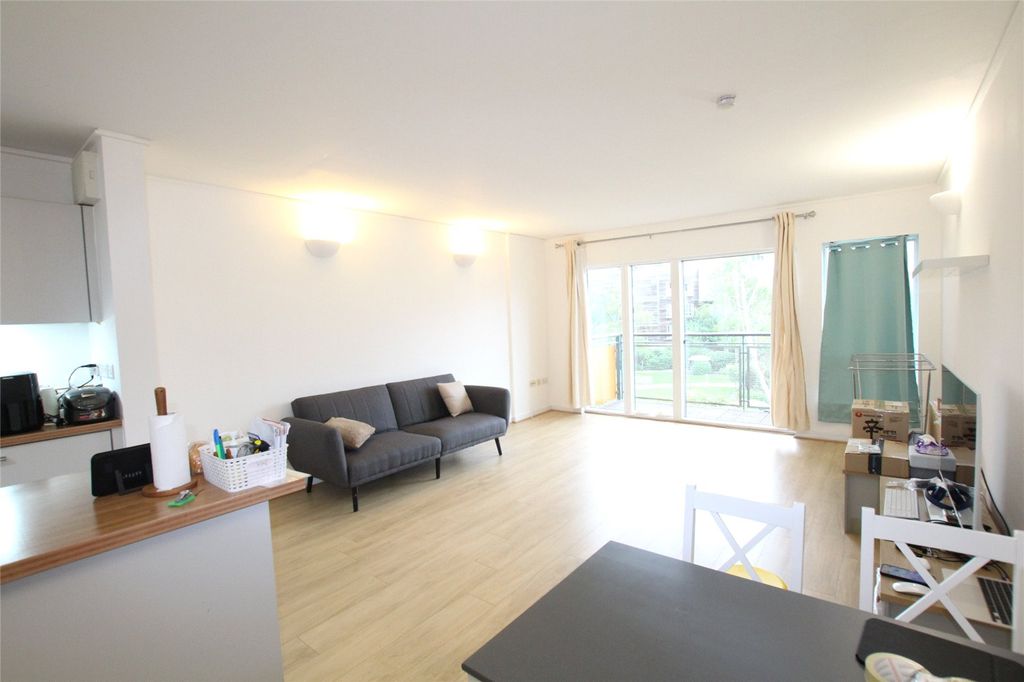 Property photo 2 of 11 Picture No. 13