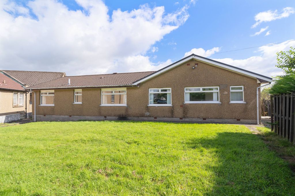 Property photo 1 of 33