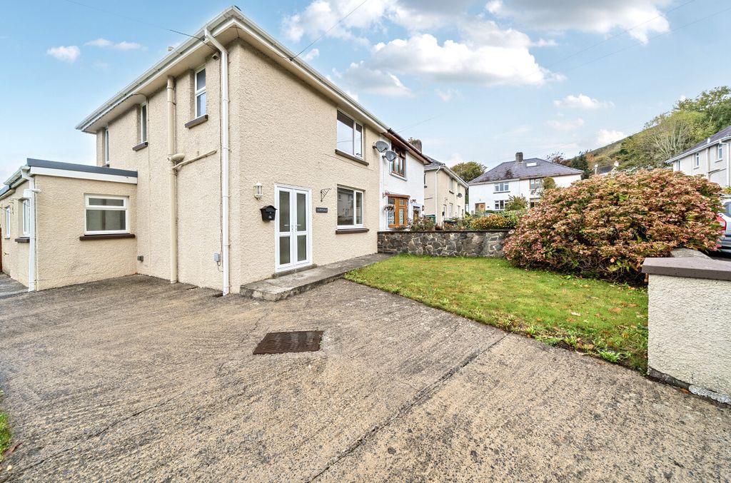 Property photo 2 of 18 1366001-2-68F6172...