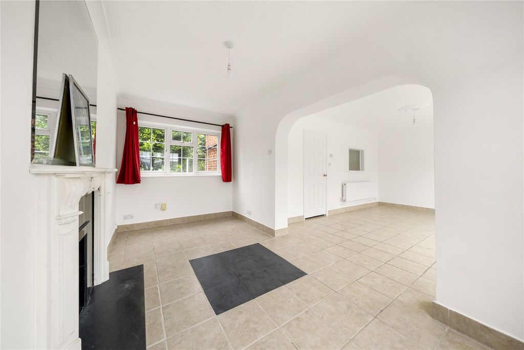 Property photo 3 of 11 Dining Room