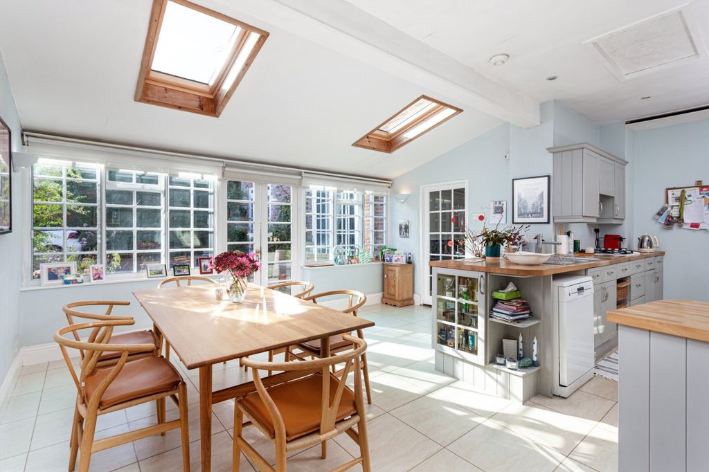 Property photo 3 of 21 Kitchen/Dining Room