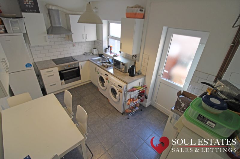 Property photo 2 of 6 Kitchen