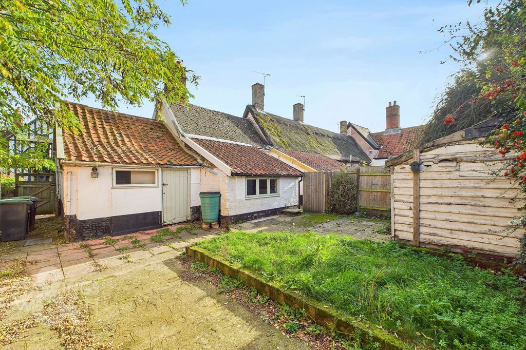 Property photo 3 of 23