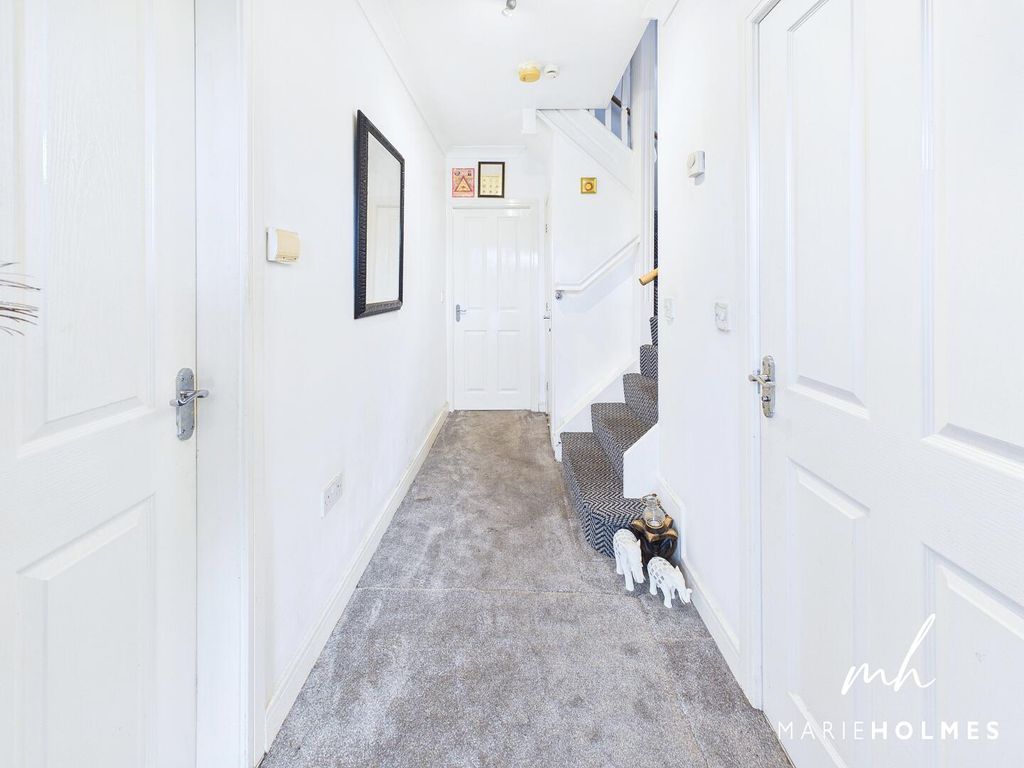 Property photo 3 of 15 Hallway