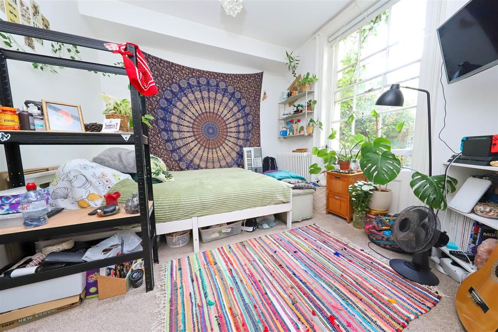 Property photo 2 of 8 Nicholas James Montpelier Bed_.Jpg