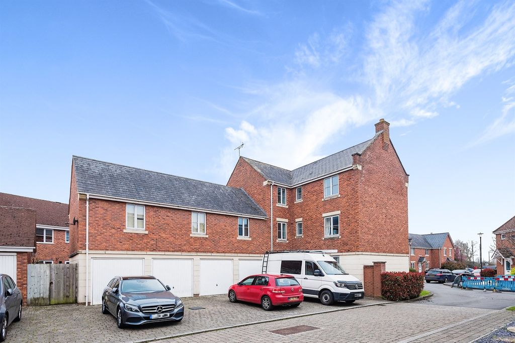 Property photo 1 of 9