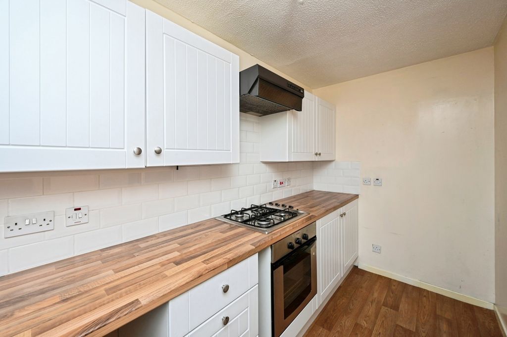 Property photo 3 of 13 Kitchen