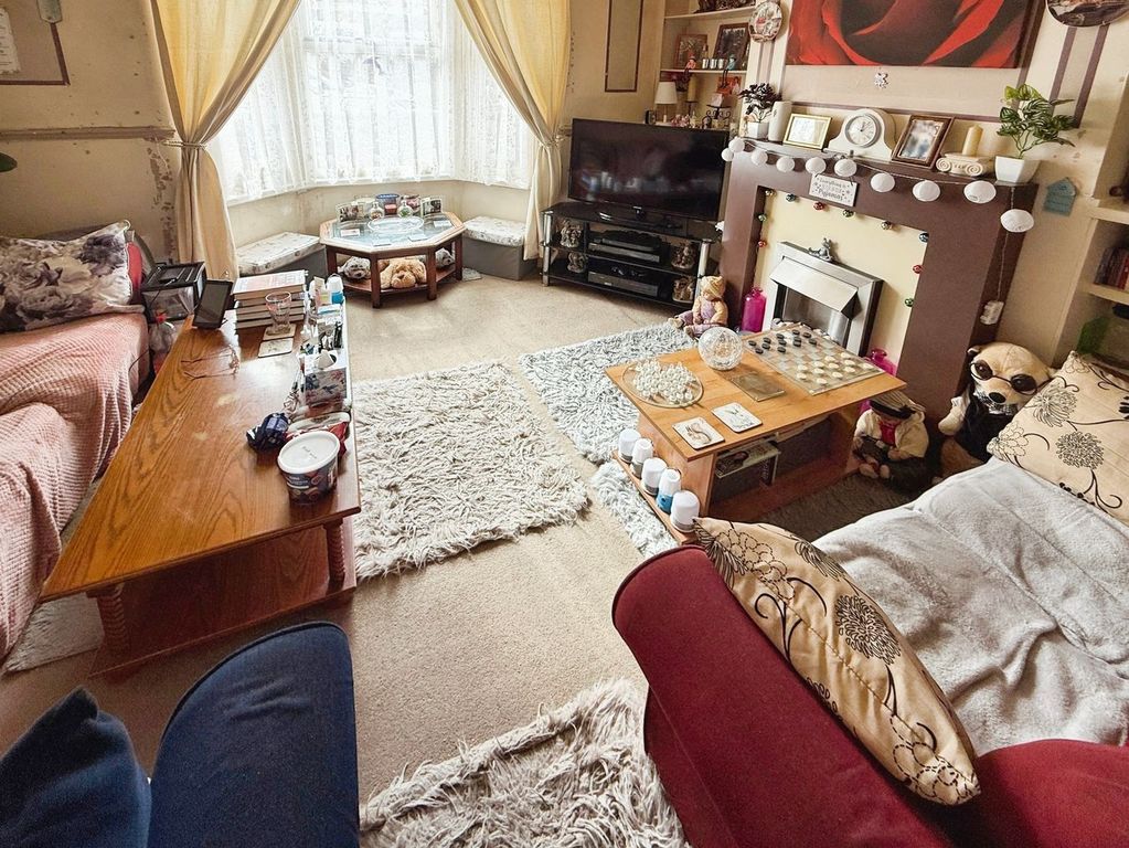 Property photo 2 of 12
