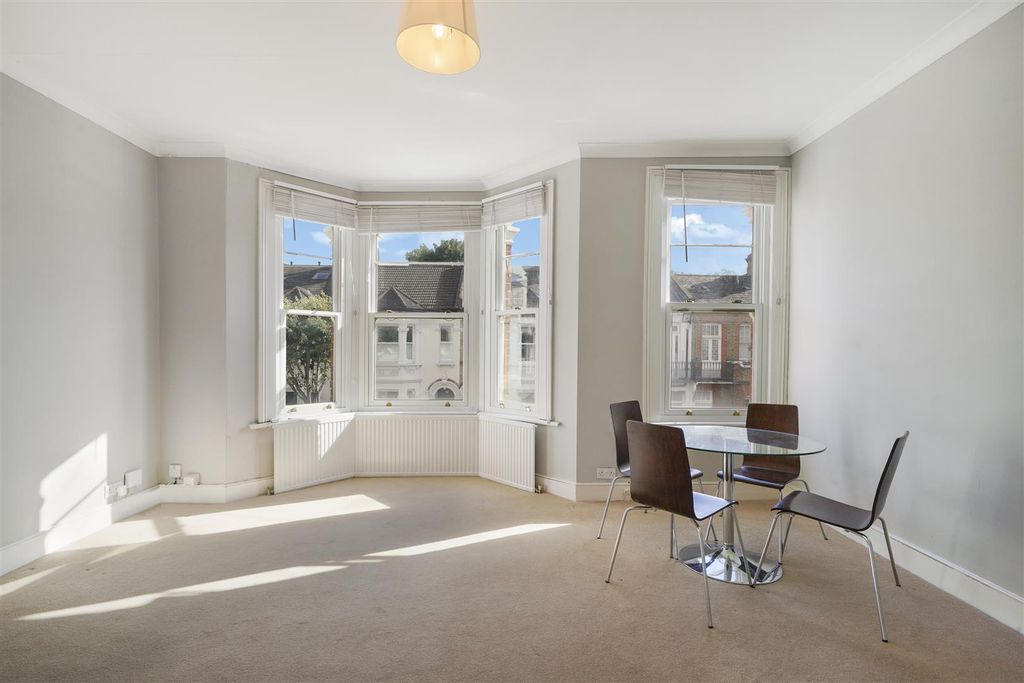 Property photo 2 of 15 Norroy Road