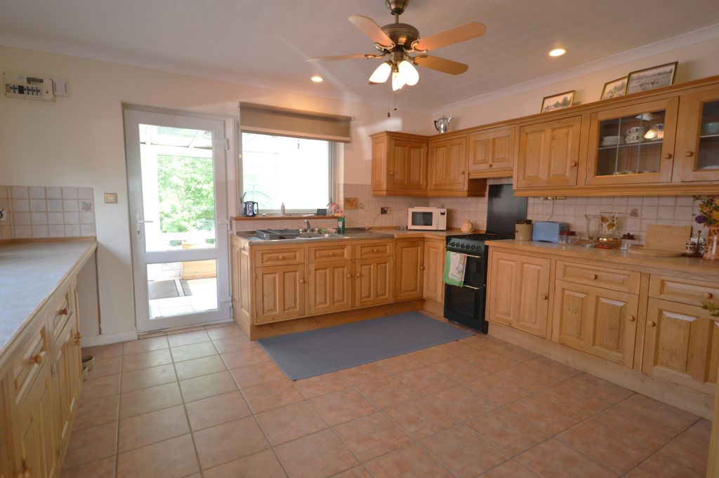 Property photo 2 of 13 Kitchen Dining Room