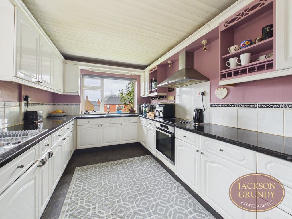 Property photo 3 of 19 3 Malt Mill Close