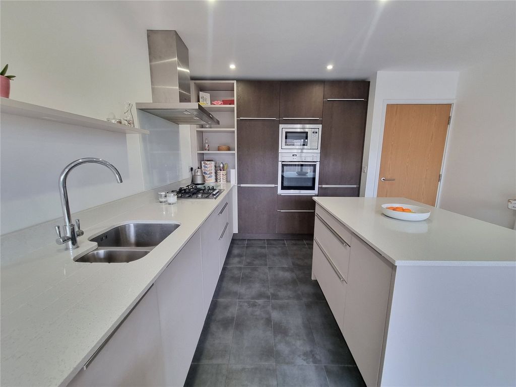 Property photo 3 of 26 Kitchen