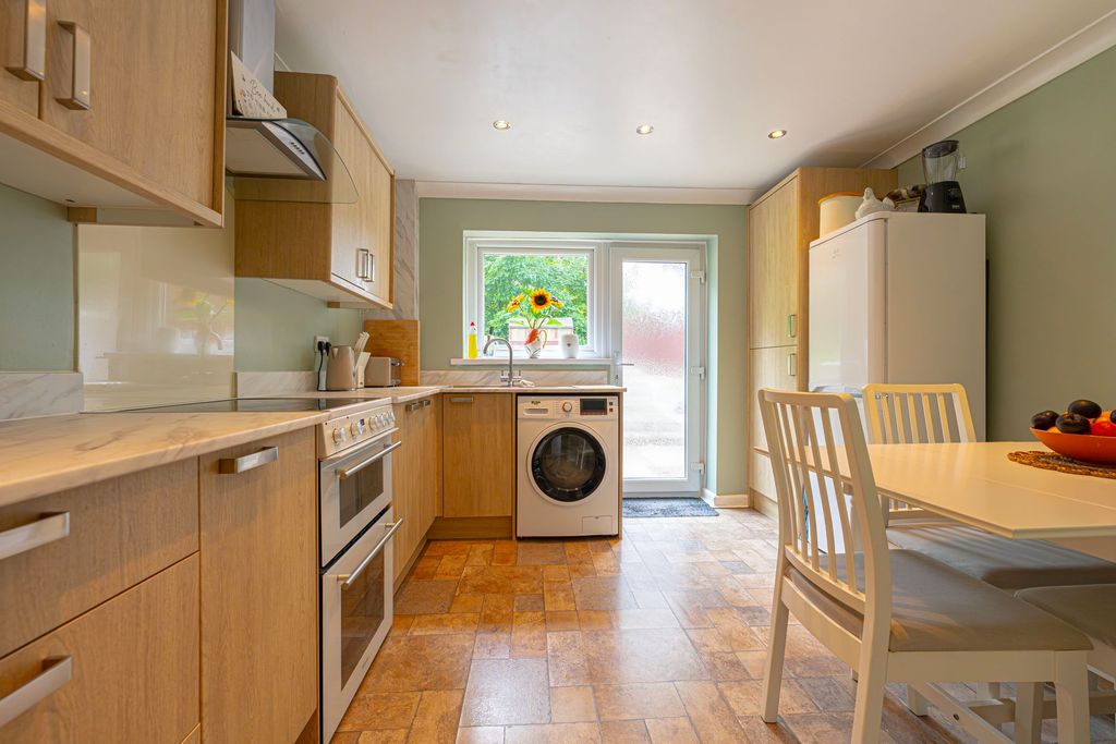 Property photo 2 of 35