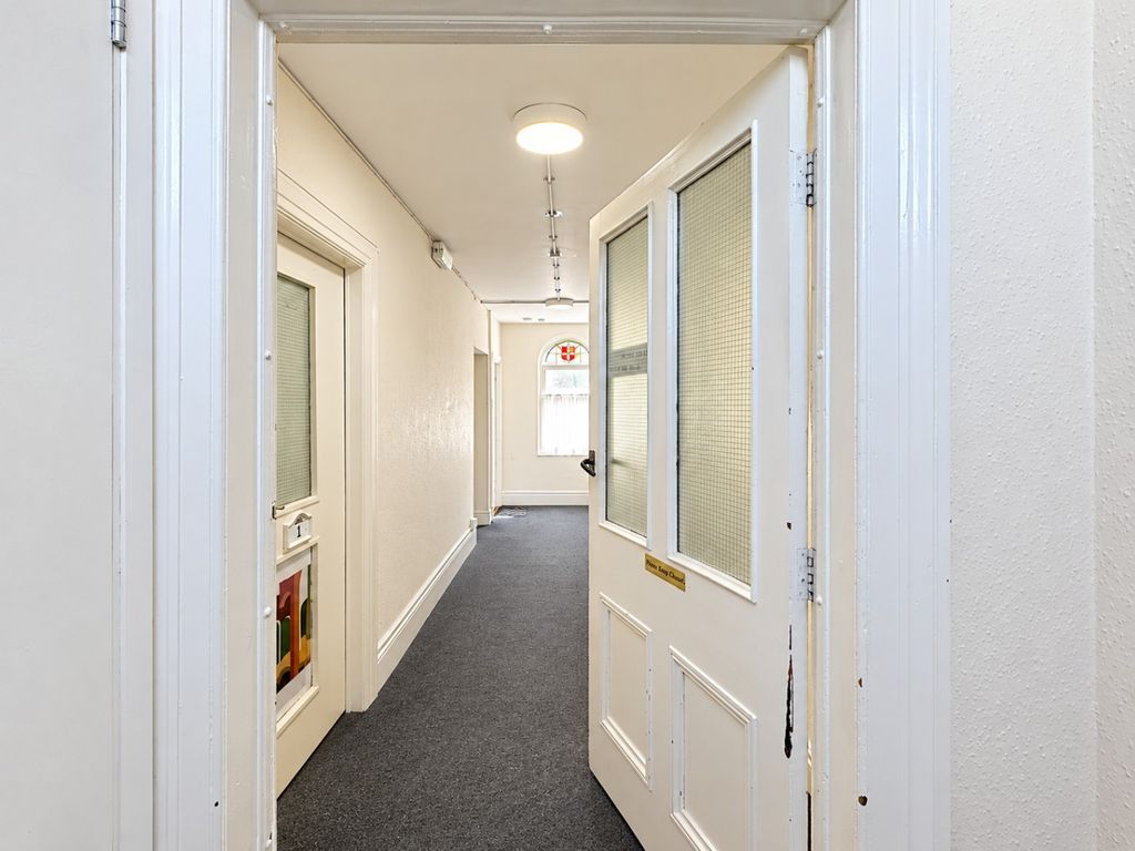 Property photo 2 of 14 5168983