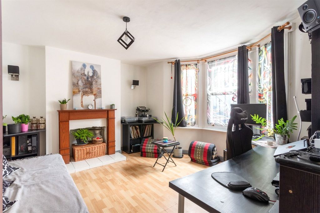 Property photo 2 of 16 Picture No. 06