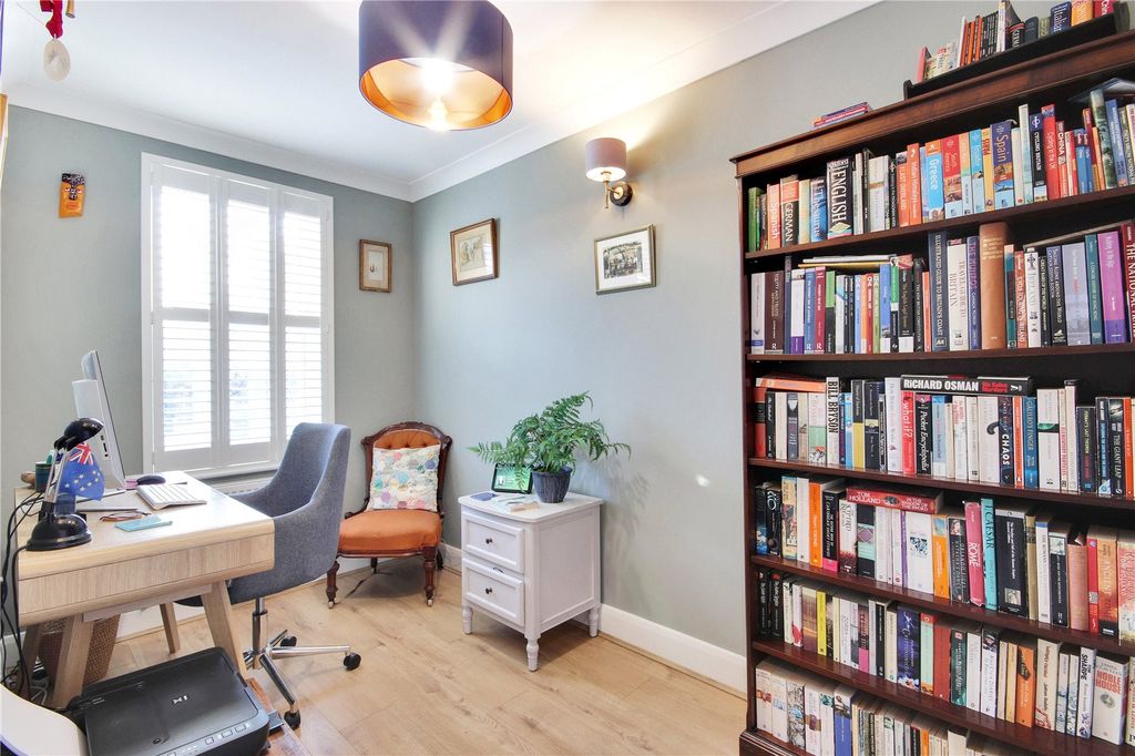 Property photo 3 of 12 Study/Snug