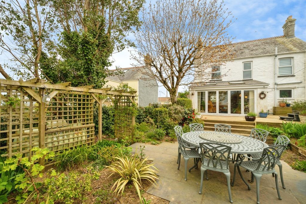 Property photo 2 of 19 Pbox-Img.Jpg