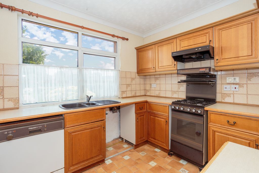 Property photo 3 of 36 Kitchen/Diner