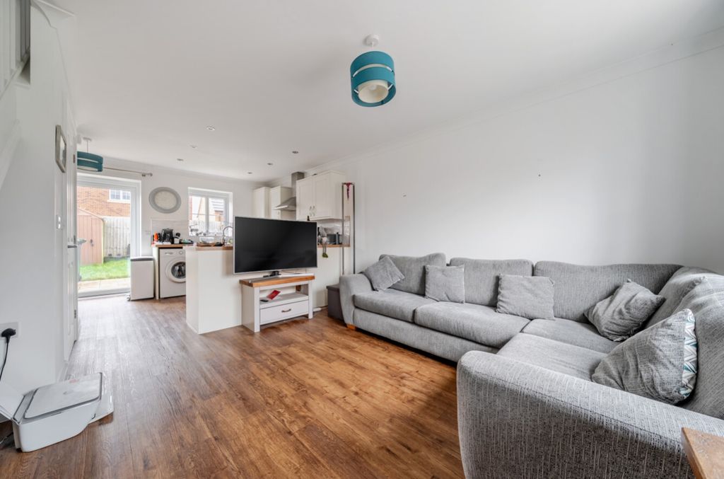 Property photo 2 of 17 1383131-10-691c609E0Ef95