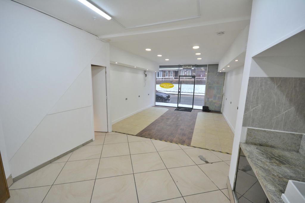 Property photo 2 of 6 Shop Floor