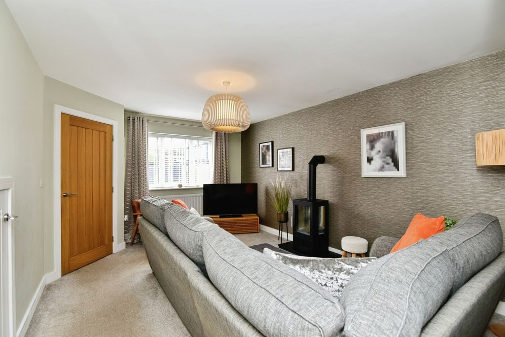 Property photo 3 of 22 Pbox-Img.Jpg