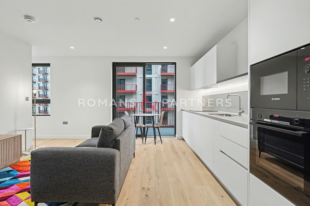 Property photo 3 of 12