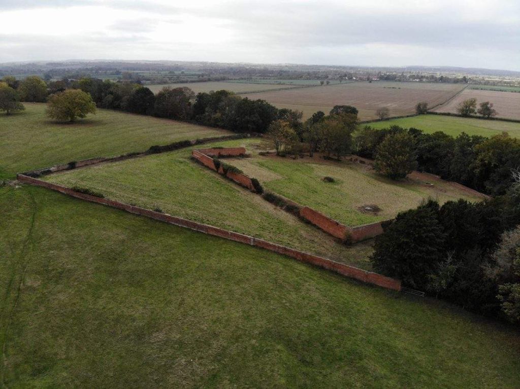 Property photo 3 of 4