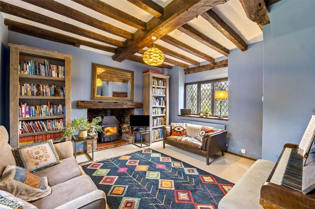 Property photo 3 of 33 Snug