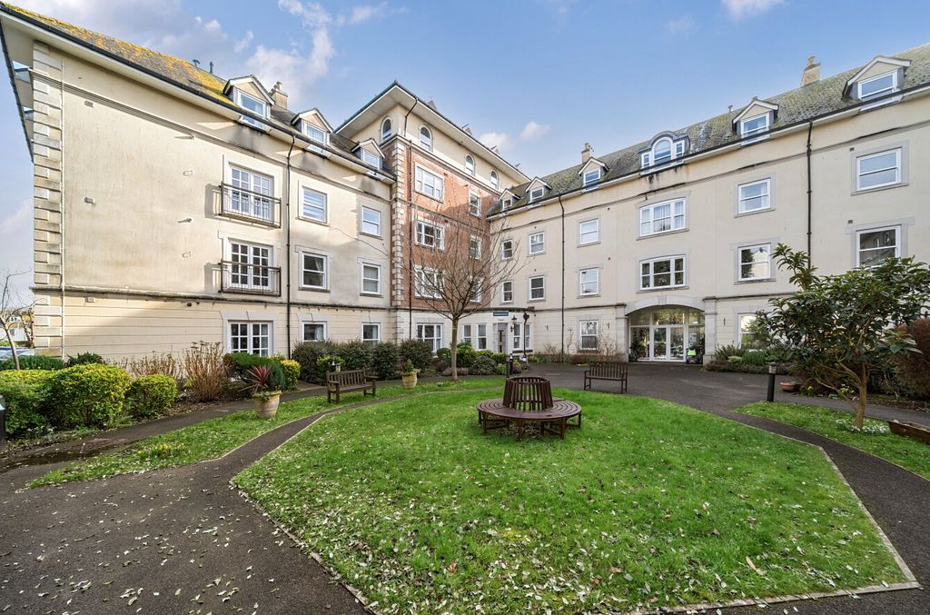 Property photo 1 of 15 1411221-13-698Dce...