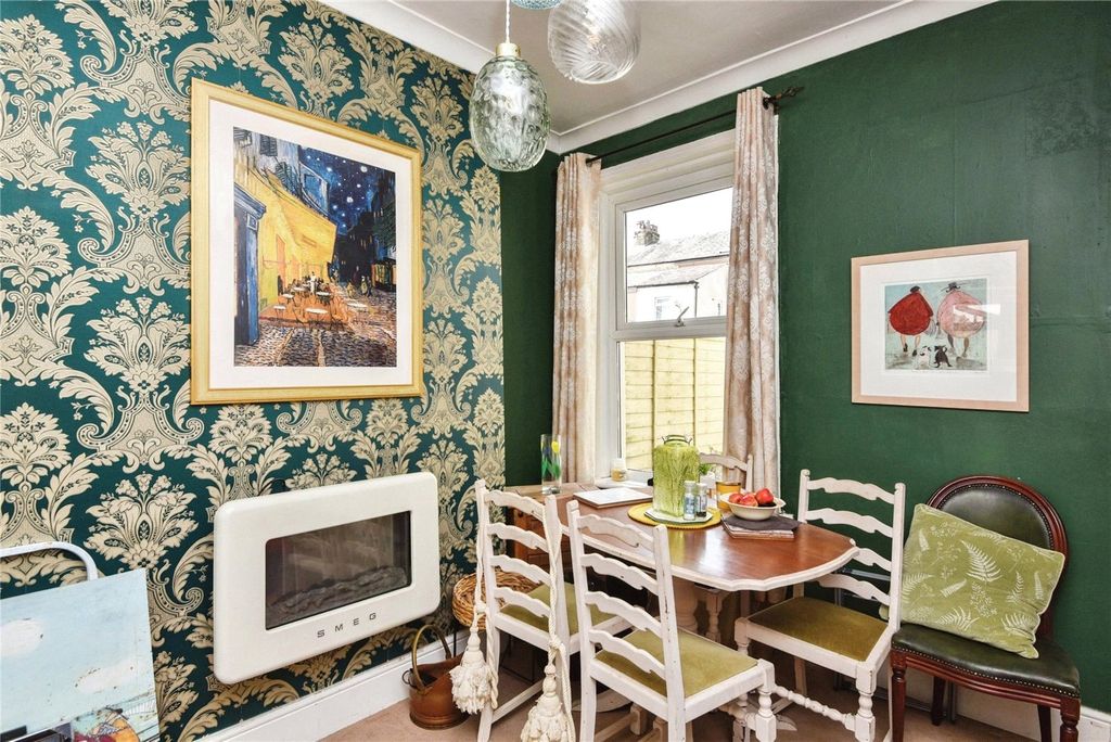 Property photo 3 of 18 Dining Room