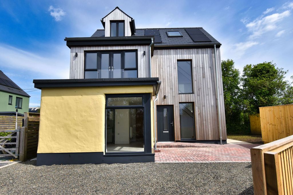 Property photo 1 of 23
