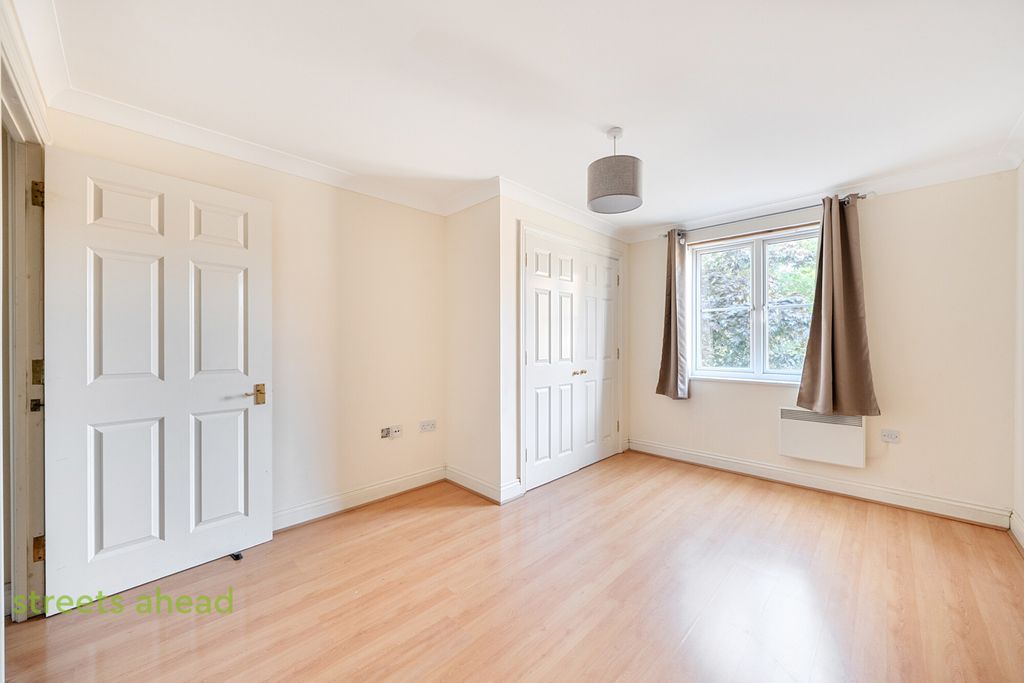 Property photo 3 of 15 16Dd8c2E-2B77-4E2...