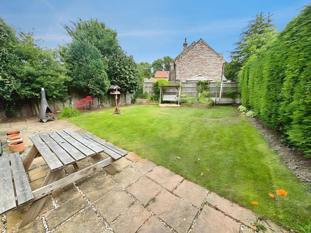Property photo 2 of 18 Garden