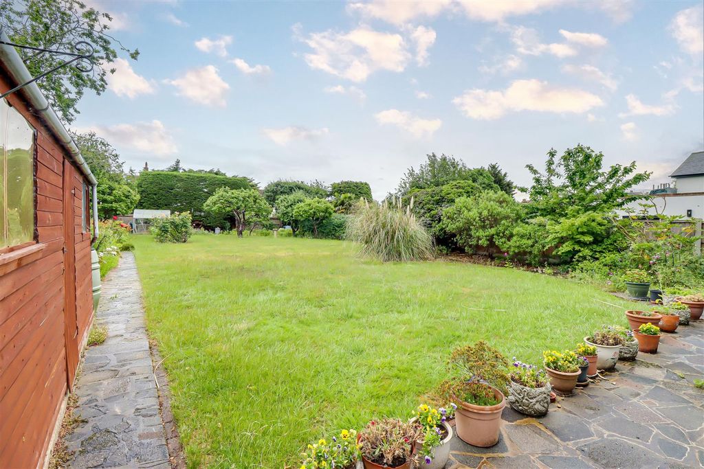 Property photo 2 of 26