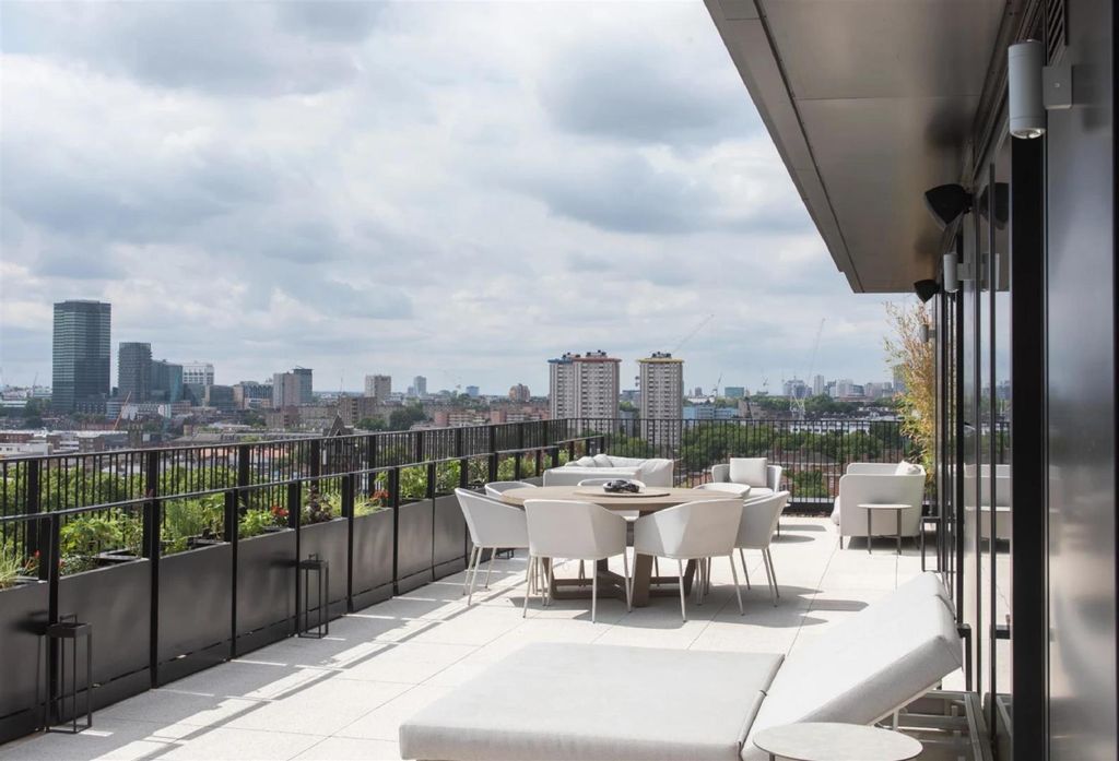 Property photo 2 of 22 16.Jpg