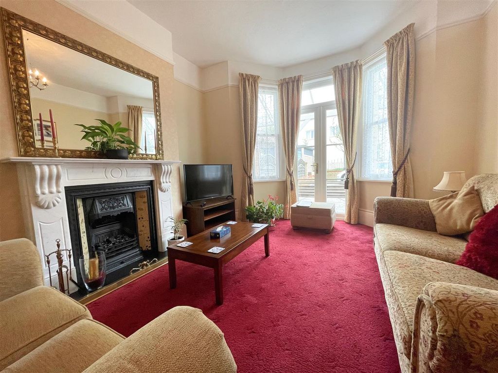 Property photo 3 of 19 Sitting Room.Jpg