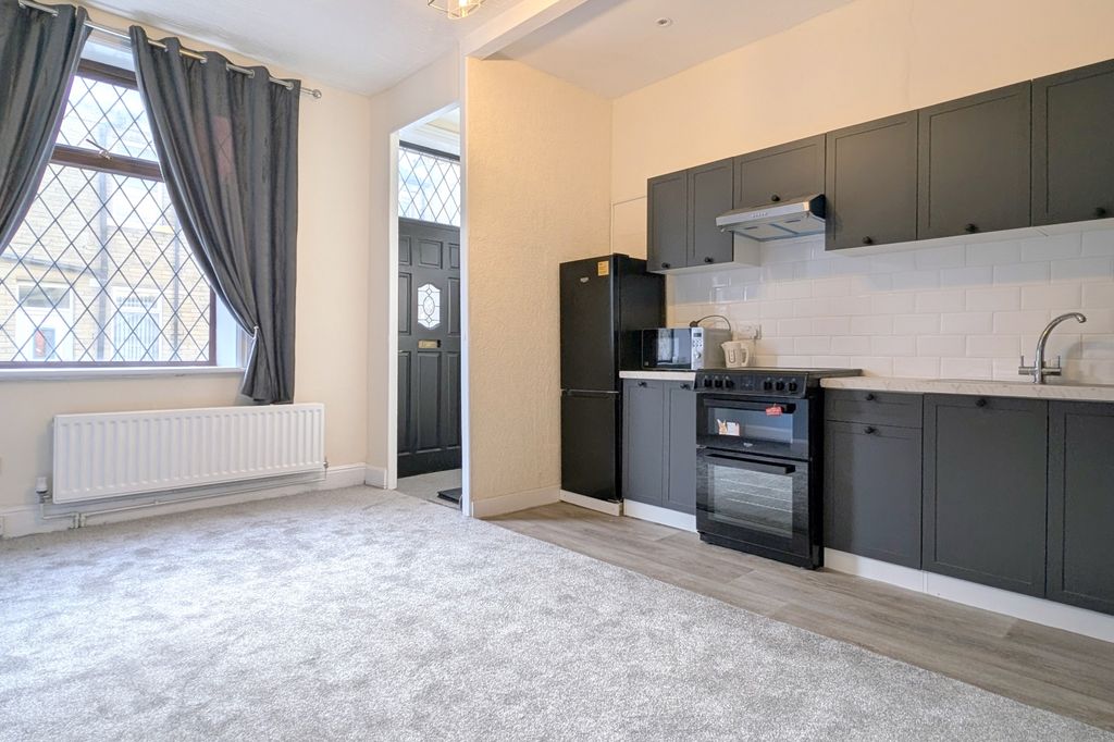 Property photo 2 of 11 Gathorne Street (8)